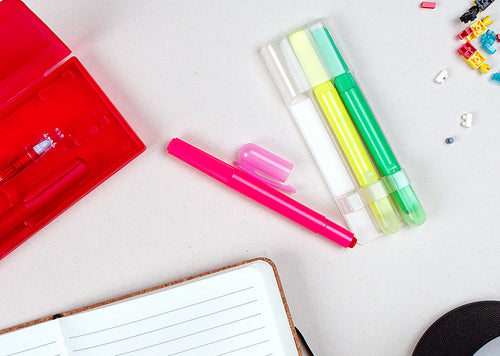 Rosado, Amarillo. Verde